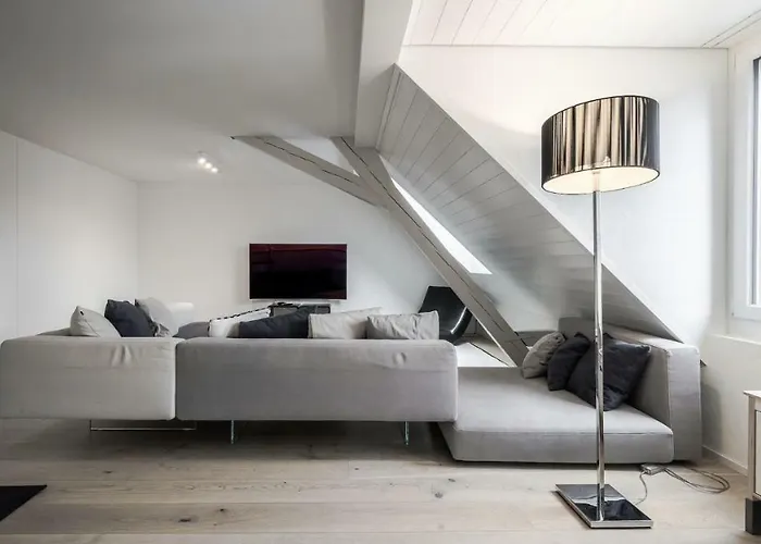 Luxury Penthouse Apartment *